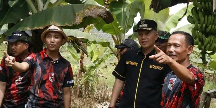 FOTO : DISKOMINFO SANTIK/MATA KALTENG - Bupati Gumas Jaya Samaya Monong ketika menghadiri suatu kegiatan di Kurun Seberang, belum lama ini.
