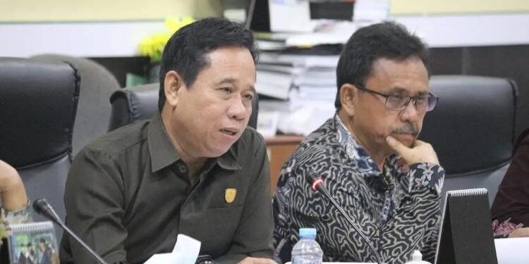 Ketua Komisi A DPRD Seruyan, Bejo Riyanto (kanan).