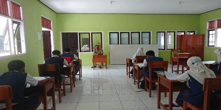 FOTO : DIAN TARESA/MATA KALTENG - Pelajar di Kotim.