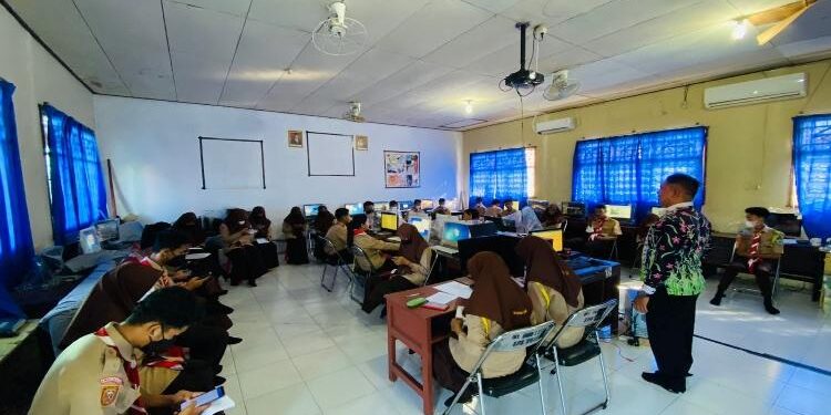 FOTO : DIAN TARESA/MATA KALTENG - Sejumlah pelajar di Kotim.