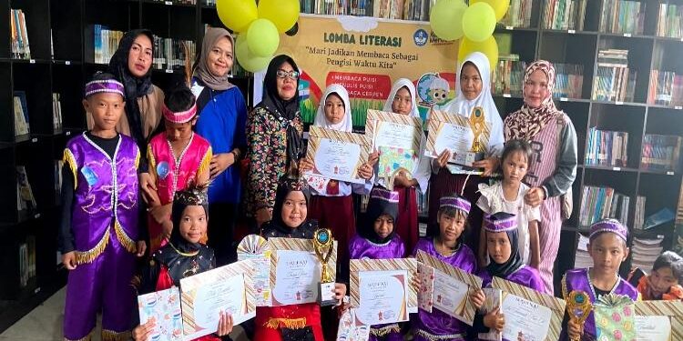 FOTO : IST/MATA KALTENG - Peserta lomba literasi di SDN 1 Ramban.