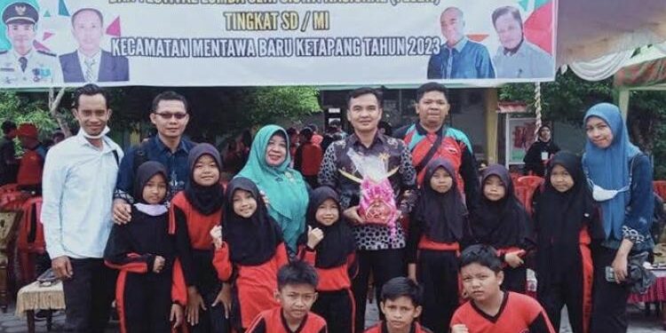 FOTO : SDN 4 Ketapang/MATA KALTENG - Sejumlah peserta didik SDN 4 Ketapang Sampit yang mengikuti FLS2N MB Ketapang.