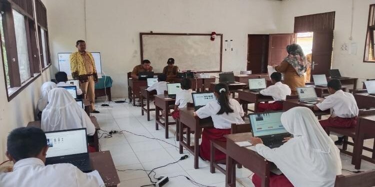 FOTO : DIAN TARESA/MATA KALTENG - Sejumlah pelajar di Kotim.