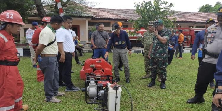 FOTO : Kecamatan/MATA KALTENG - Pengecekkan alat dan sarpras pemadam kebakaran di Kecamatan Kota Besi, Kotim.