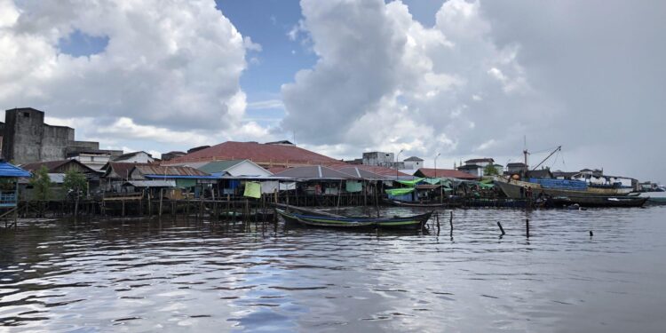 FOTO: DOK/MATA KALTENG - Suasana di pinggir sungai mentaya.