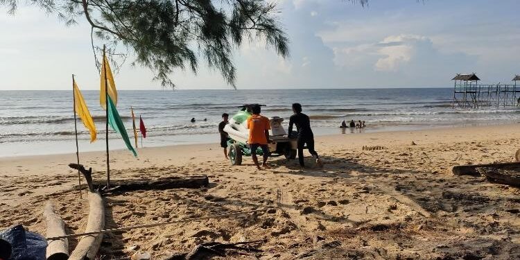 FOTO : DOKUMENTASI/MATA KALTENG - Kondisi Pantai Ujung Pandaran yang kerap kali menjadi tempat persinggahan para nelayan.