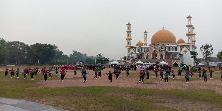 FOTO : AKH/MATAKALTENG - Masjid Agung Sukamara yang belum memiliki nama khusus.