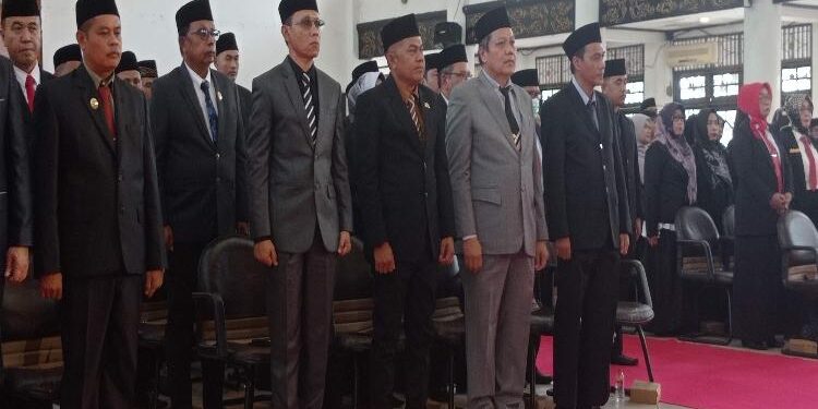 FOTO : DOK DEVIANA/MATAKALTENG - Pejabat Kotim saat mengikuti pelantikan jabatan, Senin 27 Februari 2023.