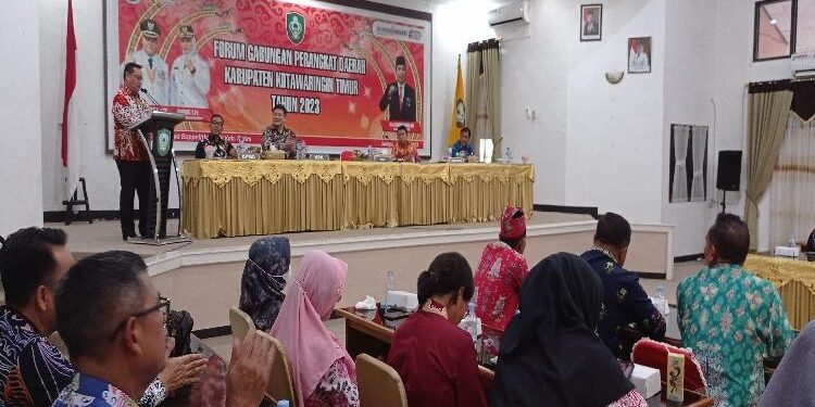FOTO : DEVIANA/MATAKALTENG - Bupati Kotim Halikinnor saat membuka FGD, Jumat 3 Maret 2023.