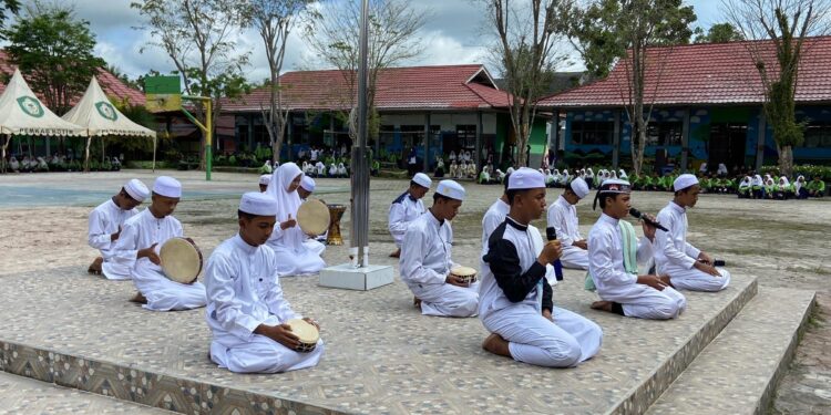 FOTO : DIAN TARESA/MATA KALTENG - Grup hadrah SMPN 3 Sampit yang sering mengikuti perlombaan.