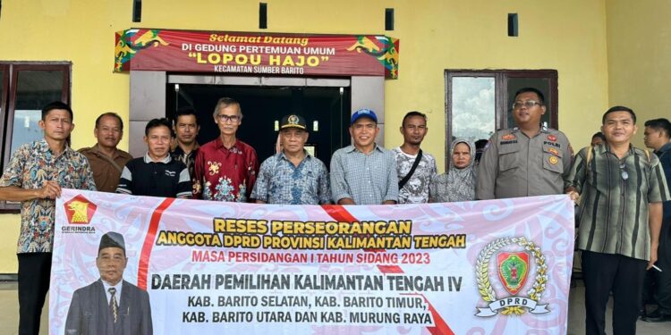 FOTO : IST/MATAKALTENG - Wakil Rakyat asal Daerah Pemilihan (Dapil) Kalteng IV, meliputi Kabupaten Barito Selatan, Barito Utara, Barito Timur dan Murung Raya, H. Achmad Rasyid saat menjalani reses perseorangan di Dapil Kalteng IV.