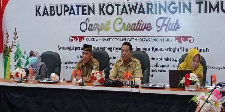 FOTO : DEVIANA/MATAKALTENG - Pemkab Kotim saat rapat pengendalian inflasi secara vicon dengan Kemendagri, Senin 6 Maret 2023.