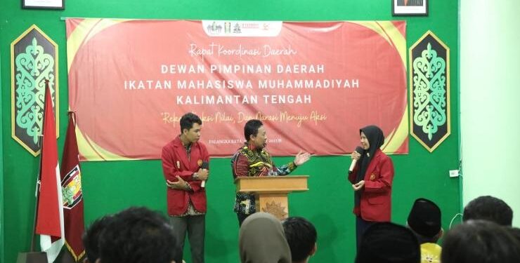 FOTO : ADPIM/MATAKALTENG - Wagub Edy Pratowo membuka Rakorda DPD IMM Provinsi Kalteng di Aula Kantor PW Muhammadiyah Palangka Raya.
