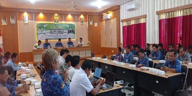 FOTO : DEVIANA/MATAKALTENG - Rakor DPMD bersama Kasi Pembangunan dan Keuangan serta pendamping desa, Jumat 17 Maret 2023.
