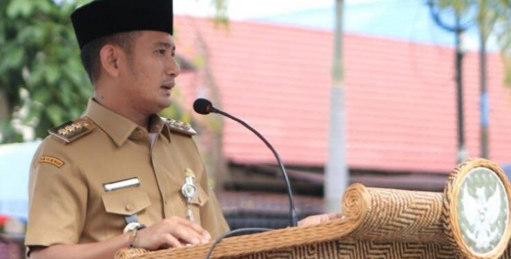 Wali Kota Palangka Raya Fairid Naparin