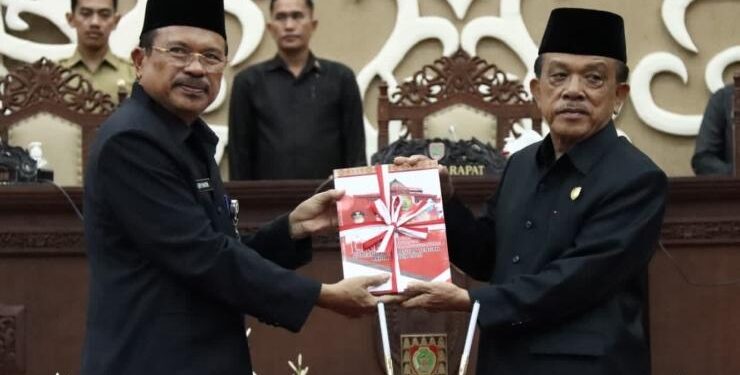 FOTO : IST/MATAKALTENG - Sekda Kalteng Nuryakin sampaikan pidato LKPJ Gubernur Akhir Tahun Anggaran 2022.
