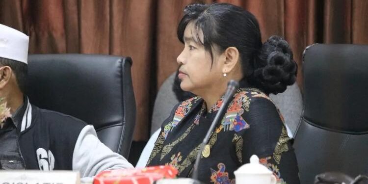Anggota DPRD Seruyan, Atinita.