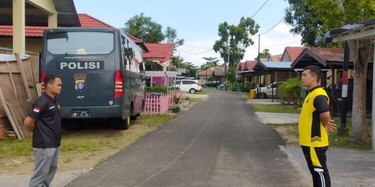 FOTO: IST/MATA KALTENG - Personel Bag SDM Polres Seruyan saat melakukan pelatihan dan pembinaan terhadap calon siswa yang akan mengikuti pendidikan Bintara Polri tahun 2023.