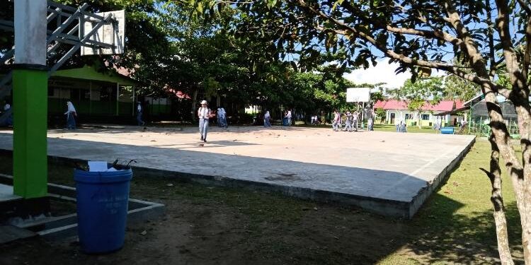 FOTO: DOK. ALDI/MATA KALTENG - Suasana di SMAN 1 Kuala Pembuang, yang merupakan salah satu tempat pengembangan SDM melalui dunia pendidikan.