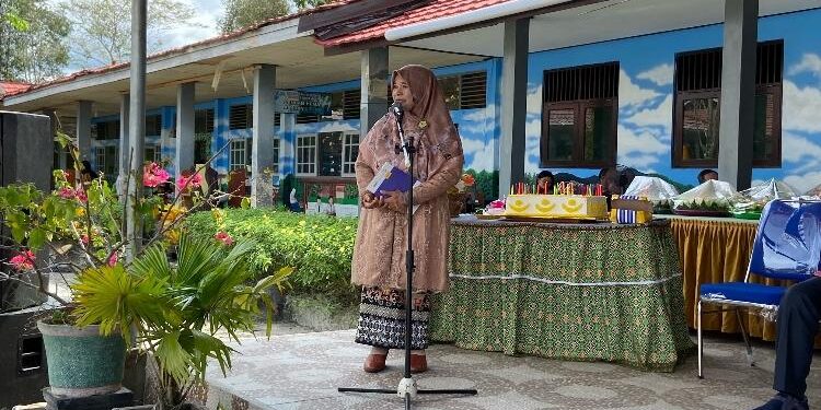 FOTO: DIAN TARESA/MATA KALTENG - Kepala SMPN 3 Sampit Siti Khadijah.