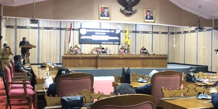 FOTO : DIAN TARESA/MATA KALTENG - Suasana Rapat Paripurna di DPRD Kotim.
