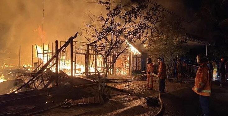 FOTO : IST/MATA KALTENG - Rumah yang terbakar di Baamang Hulu, Sampit, Kotim.