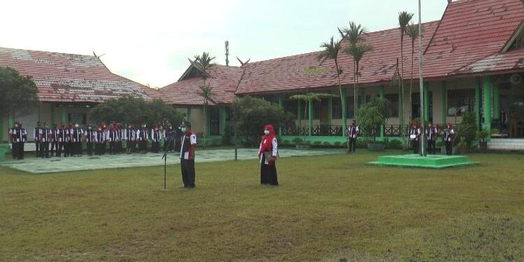 FOTO : Dok/MATA KALTENG - Suasana apel pagi di sekolah.