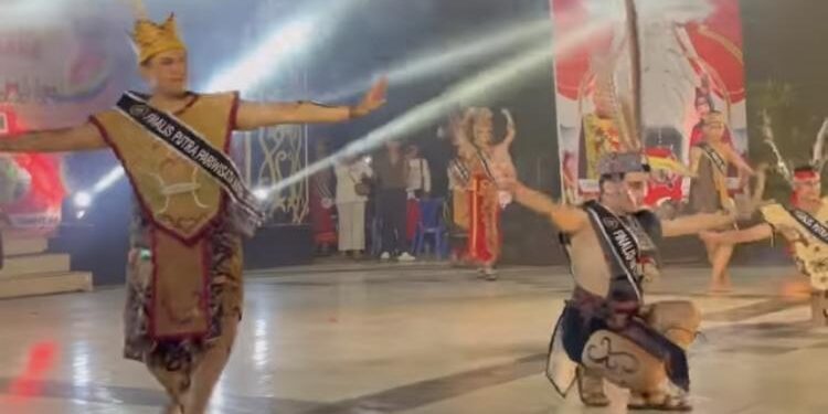 FOTO : Dok/MATA KALTENG - Finalis duta pariwisata dalam Festival Habaring Hurung.