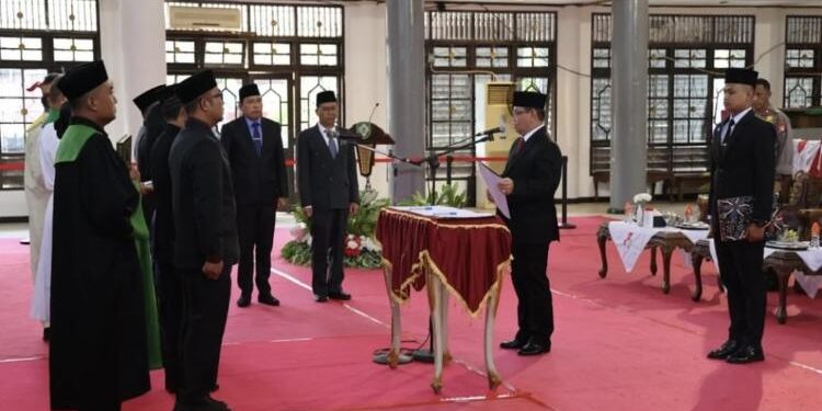 FOTO : DOKUMETASI/MATA KALTENG - Pelantikan sejumlah pejabat dilingkup Pemerintah Kabupaten Kotim.