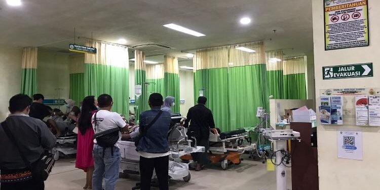 FOTO: IST/MATA KALTENG - Pasien yang dirawat di RSUD Dr Murjani Sampit yang diduga mengalami keracunan kue khas Ramadan. 