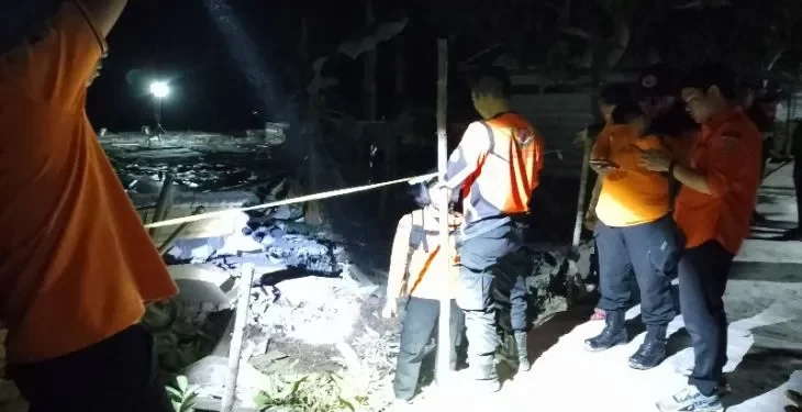 WADUH !!! Rumah Warga Ambruk Akibat Abrasi Sungai Barito