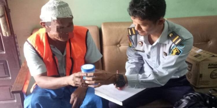 FOTO: IST/MATA KALTENG - WBP Lapas Sampit, yang dilakukan tes urine, Selasa 25 April 2023.