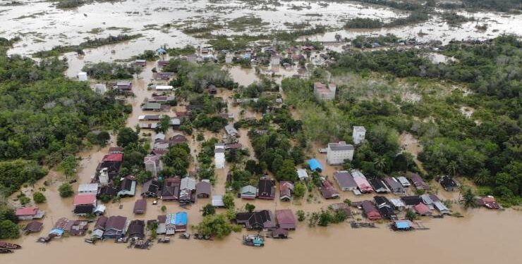 FOTO : IST/MATAKALTENG - Tampak banjir yang melanda beberapa desa di Kabupaten Kapuas, Kalimantan Tengah (foto diambil dari udara).