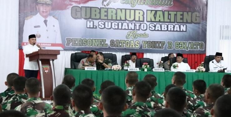 FOTO : OLIVIA/MATAKALTENG - Gubernur sampaikan arahan dan doa untuk para Prajurit Yonif R 631/Atg yang akan bertugas ke Papua, Senin 3 April 2023 di Makorem Palangka Raya.