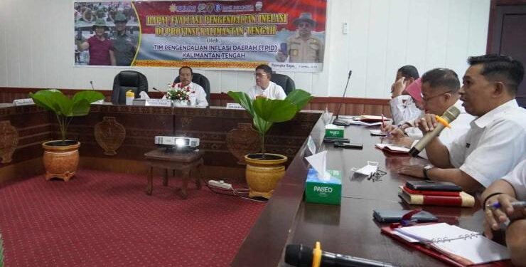 FOTO : IST/MATAKALTENG - Rapat Evaluasi terhadap hasil rilis Badan Pusat Statistik (BPS) Terkait Inflasi Bulan Maret 2023.