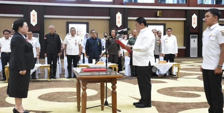FOTO : IST/MATAKALTENG - Pengukuhan Kepala Perwakilan Badan Kependudukan dan Keluarga Berencana Nasional (BKKBN) Kalteng.