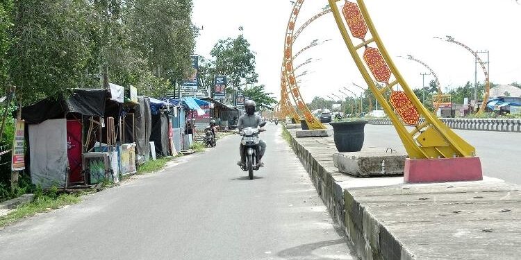 FOTO : DEVIANA/MATAKALTENG - Kondisi warung di TNM, Jumat 7 April 2023.