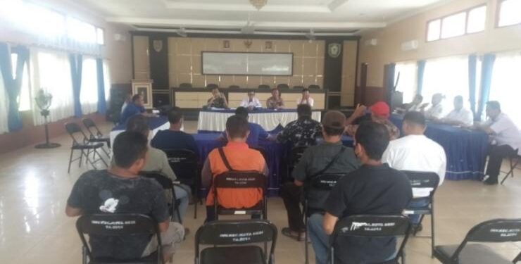 FOTO : KECAMATAN/MATA KALTENG - Mediasi PT MAP dan warga Kecamatan Kota Besi.