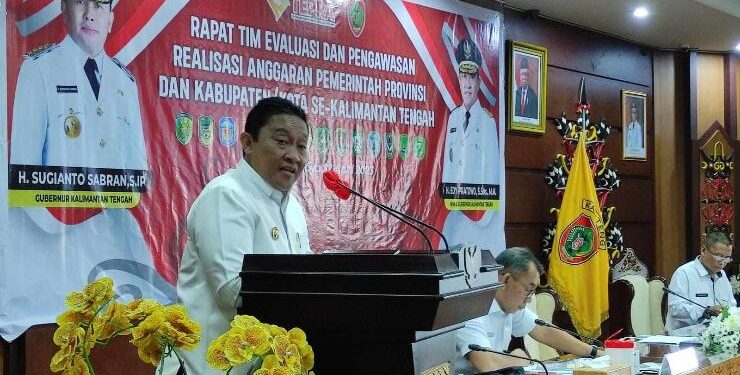 FOTO : IST/MATAKALTENG - Wagub Edy Pratowo membuka Rapat Tim Evaluasi dan Pengawasan Realisasi Anggaran (TEPRA) Triwulan I