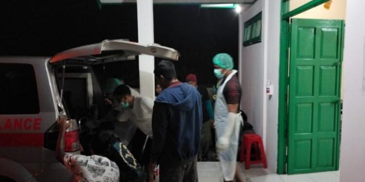 FOTO: IST/MATA KALTENG - Korban kecelakaan saat dibawa ke ruang jenazah RSUD dr Murjani Sampiu�Zg_nfet6aati