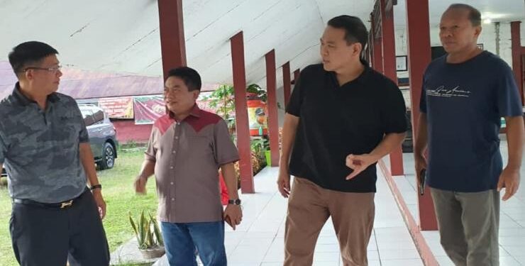 FOTO : IST/MATAKALTENG - Ketua DPRD Kalteng, Wiyatno saat mengunjungi panti rehabilitasi gangguan kejiwaan Joint Adulam Ministri (JAM).