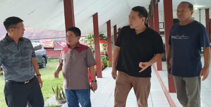 FOTO : IST/MATAKALTENG - Ketua DPRD Kalteng, Wiyatno saat mengunjungi panti rehabilitasi gangguan kejiwaan Joint Adulam Ministri (JAM). 