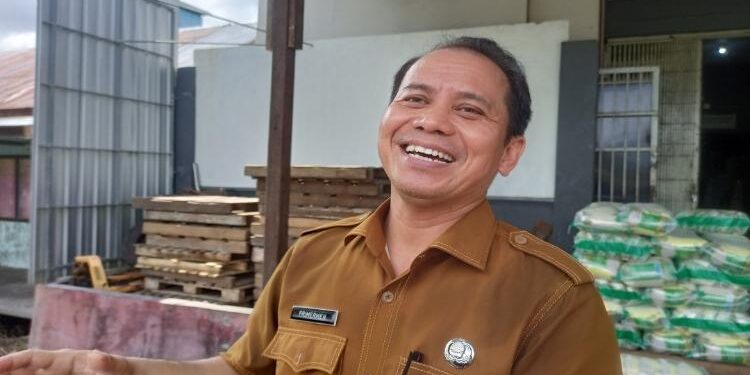 Kepala Diskoperindag Kabupaten Seruyan, Primermen.