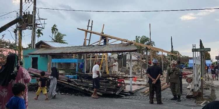 FOTO : DIAN TARESA/MATA KALTENG - Suasana pasca kebakaran di Gang Madangkara, Sampit.