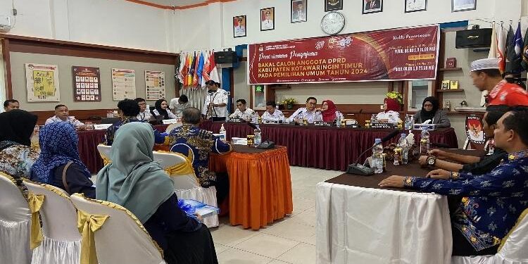 FOTO: DIAN/MATA KALTENG - Pengajuan pendaftaran bacaleg Partai Nasdem di KPU Kotim, Kamis 11 Mei 2023.