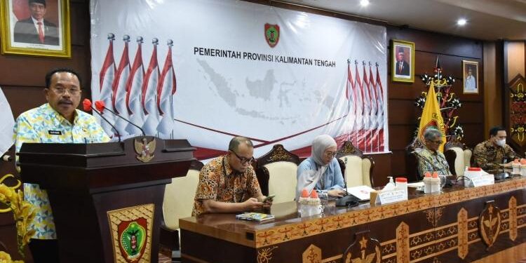 FOTO: VI/MATAKALTENG - Sekda Kalteng, Nuryakin, pada saat membuka Rakor Program Pencegahan Korupsi Terintegrasi pada Pemerintah Daerah.