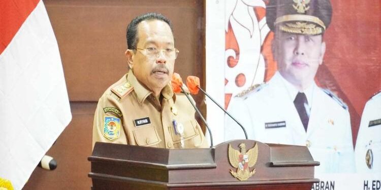 FOTO: VI/MATAKALTENG - Sekda Kalteng, Nuryakin, pada saat membuka Sosialisasi Tata Cara Pengisian Jabatan Pimpinan Tinggi di Lingkungan Pemerintah Se-Kalteng.
