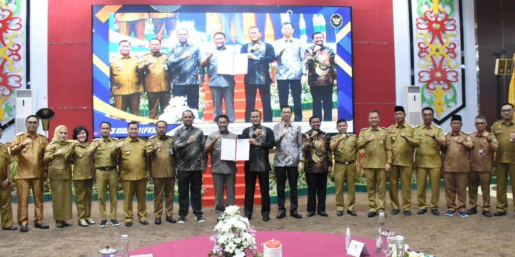 FOTO: OLIVIA/MATAKALTENG -  Wakil Gubernur Kalteng H. Edy Pratowo saat membuka secara resmi Forum Koordinasi dan Konsultasi Peningkatan Implementasi Reformasi Birokrasi dan Percepatan Penerapan SPBE Tahun 2023.