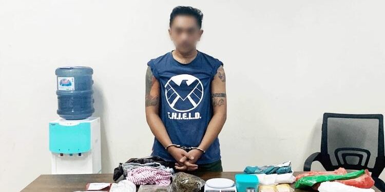 FOTO: HUMAS BEA CUKAI/MATAKALTENG -  Terduga pelaku, pada saat diamankan jajaran Kantor Bea Cukai Palangka Raya.