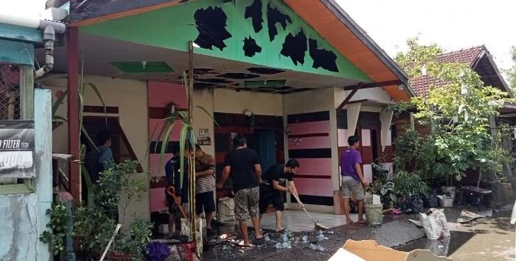 FOTO : AGUS/MATA KALTENG - Salah satu rumah di Jalan Christopel Mihing, Gang Sungkai, Kelurahan Baamang Tengah, Kecamatan Baamang, Kotim, yang terbakar, Sabtu, 6 Mei 2023.
